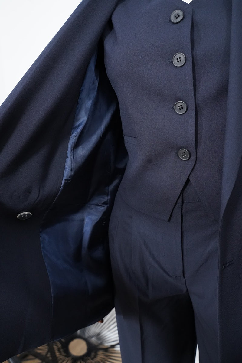 Тъмносин елегантен комплект с панталон, елек и сако