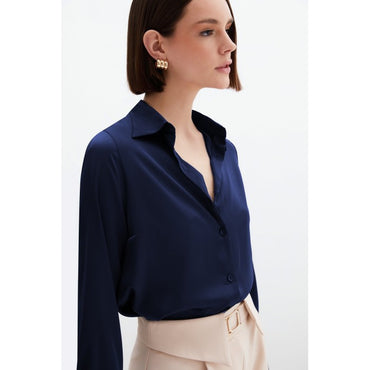 Сатенена риза в нощно синьо