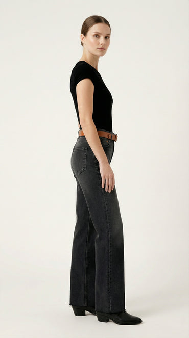 Дънки в избелено черно с широк крачол