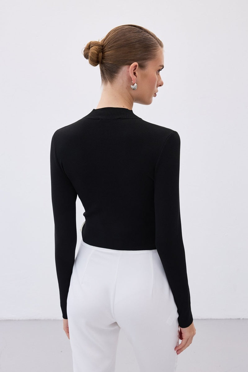 Черно полуполо с дълъг ръкав