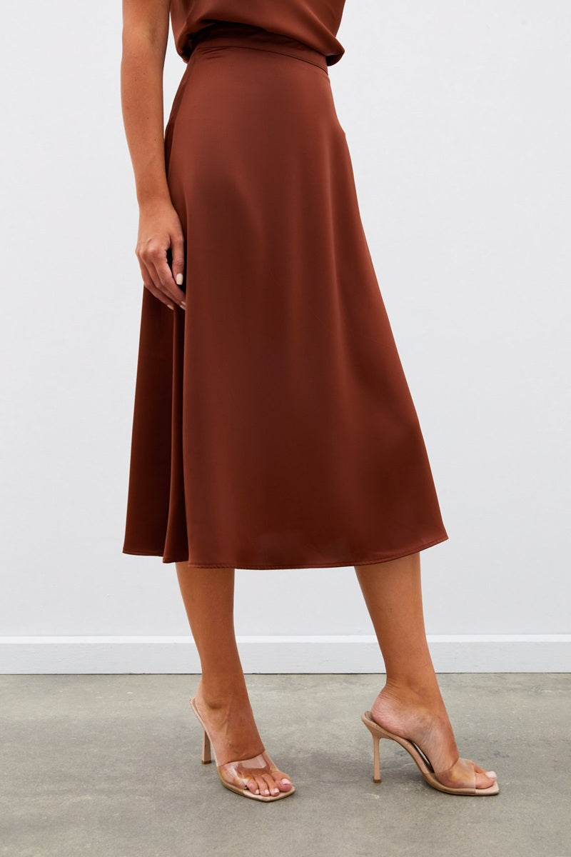 Сатенена миди пола в кафяв цвят