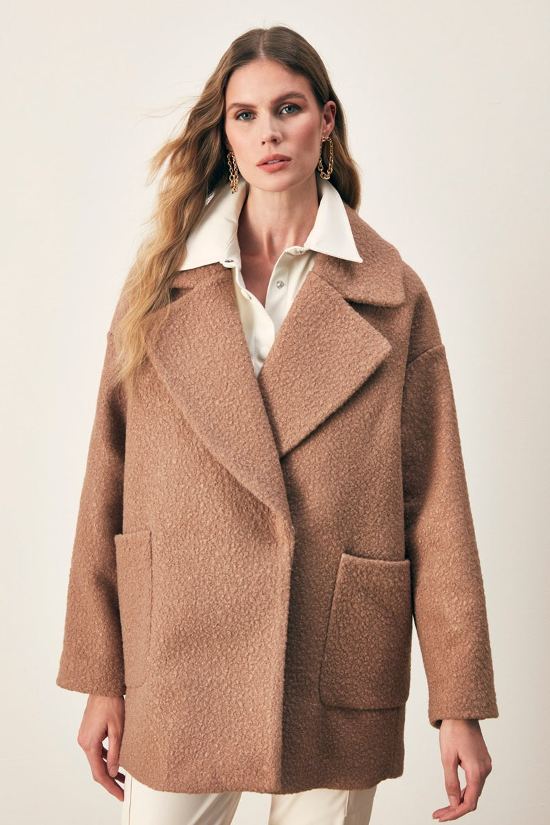 Палто от букле в цвят капучино