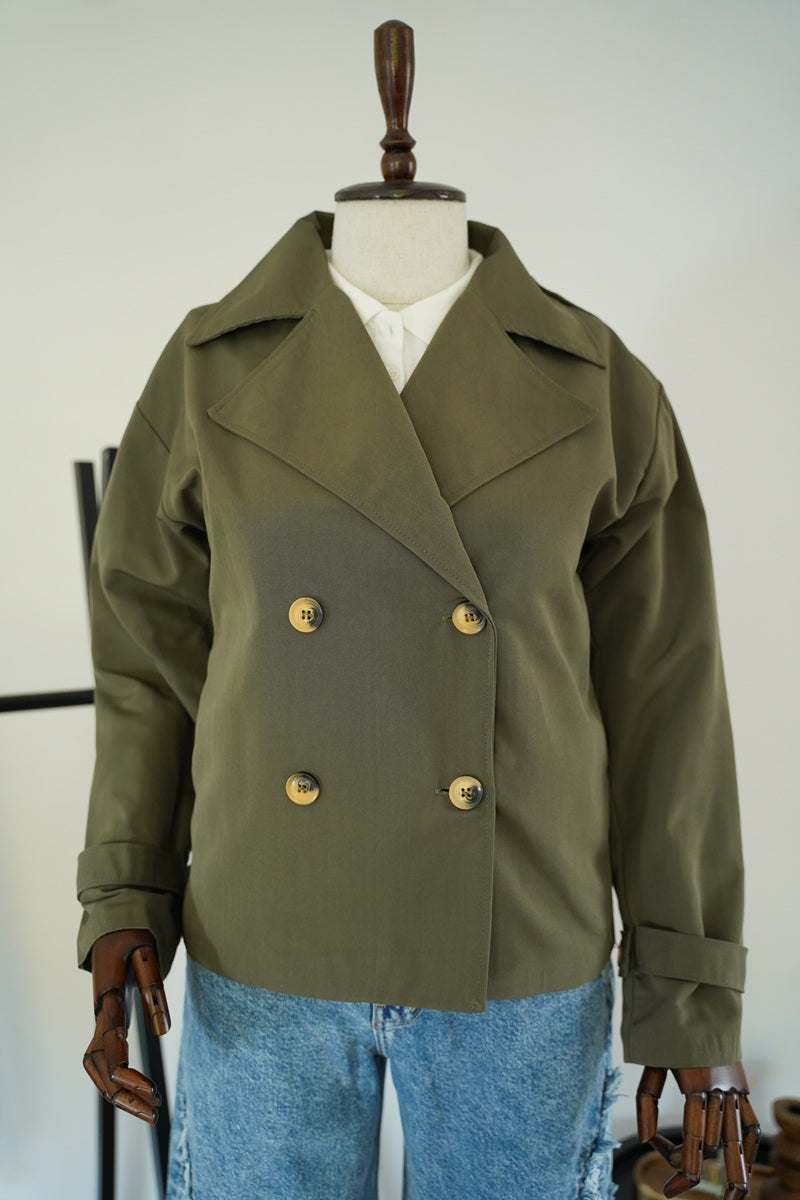 Къс тренч в маслиненозелен цвят