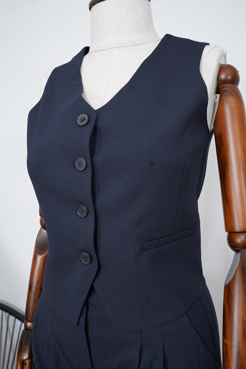 Тъмносин елегантен комплект с панталон, елек и сако