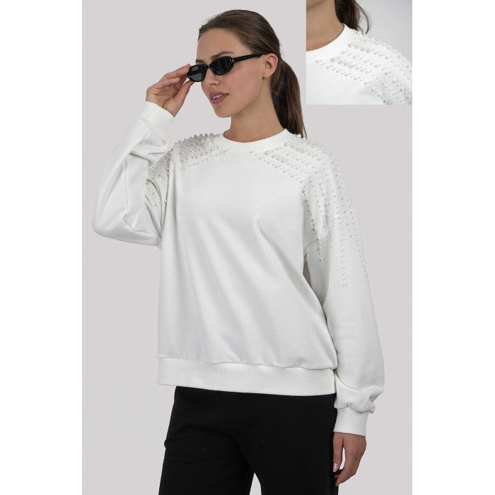 Бяла блуза с перлени апликации