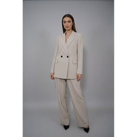 Елегантен комплект от елече, сако и панталон в светъл бежов цвят