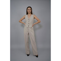 Елегантен комплект от елече, сако и панталон в светъл бежов цвят