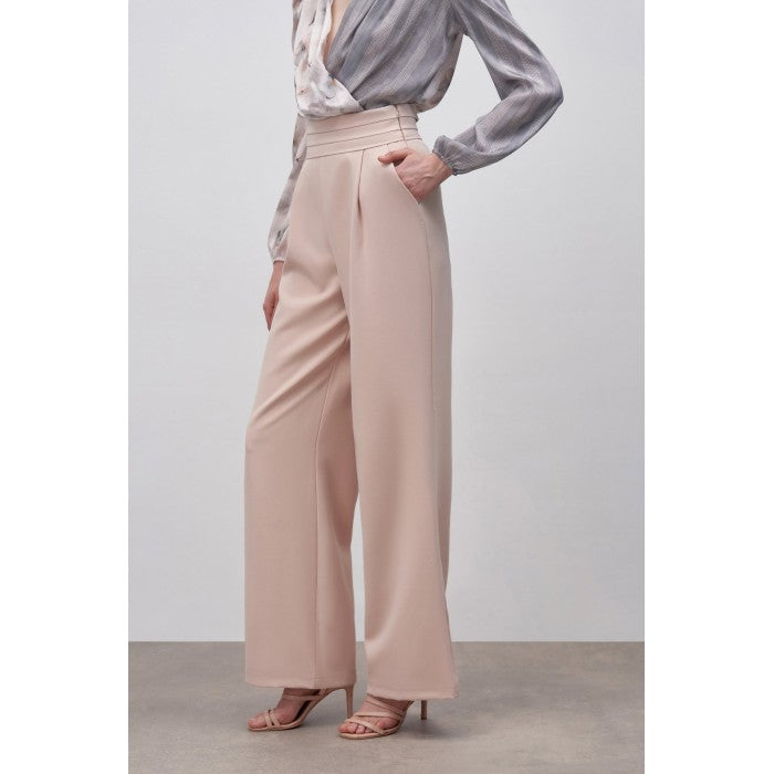 Елегантен панталон с висока талия в светло пясъчно-бежово