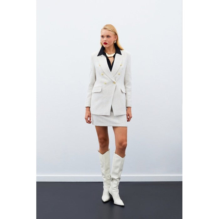 Елегантен туид комплект от пола и сако в екрю