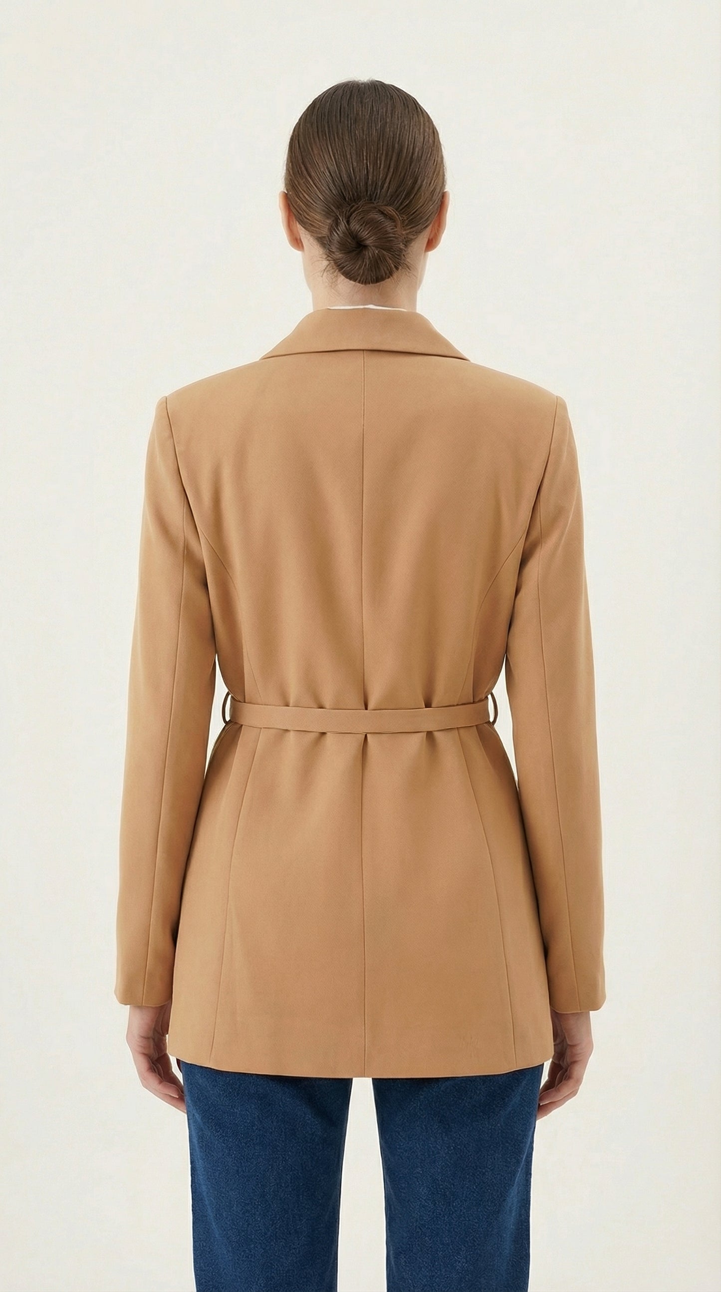 Карамелено сако с колан