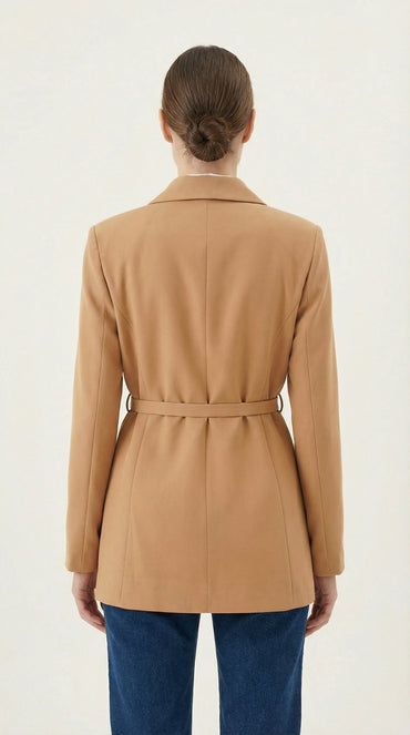 Карамелено сако с колан