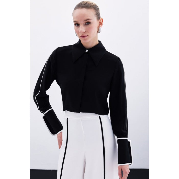 Класическа черна риза с контрастни детайли