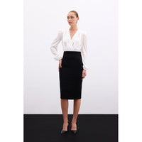 Класическа пола-молив в черен цвят