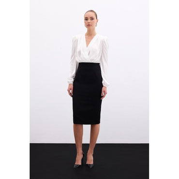 Класическа пола-молив в черен цвят