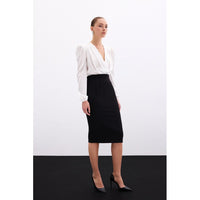 Класическа пола-молив в черен цвят