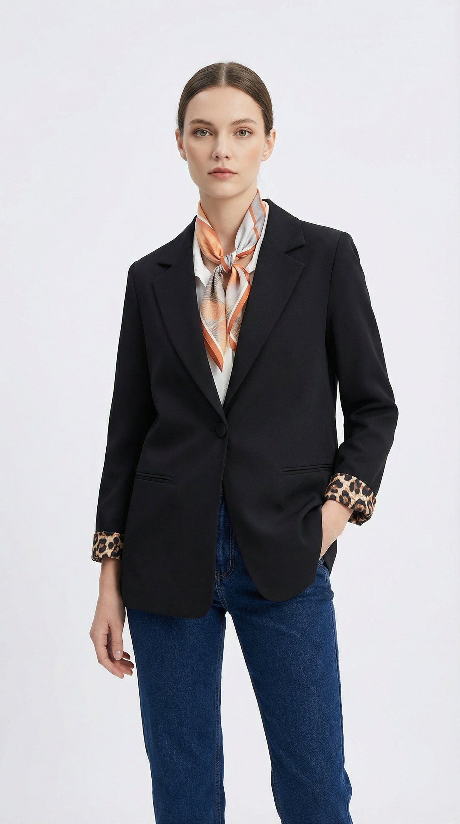 Черно сако с леопардови маншети