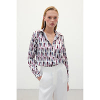 Сатенена риза с геометричен десен в бордо и лилаво