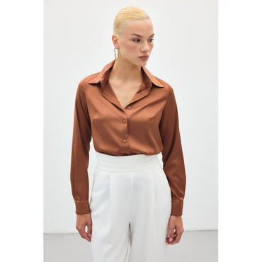 Сатенена риза в топло кафяво