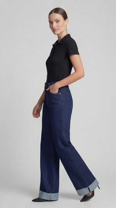 Тъмносини дънки с широк крачол